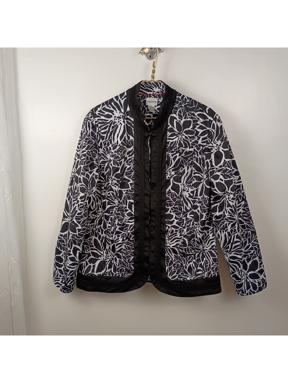Chico's Blazer Long Sleeve Jacket Black & White Print Sz 3 Stretch